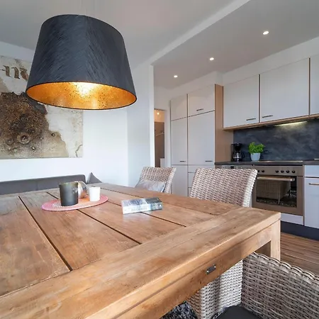 Haus Vier Jahreszeiten Deichnest Apartmán *