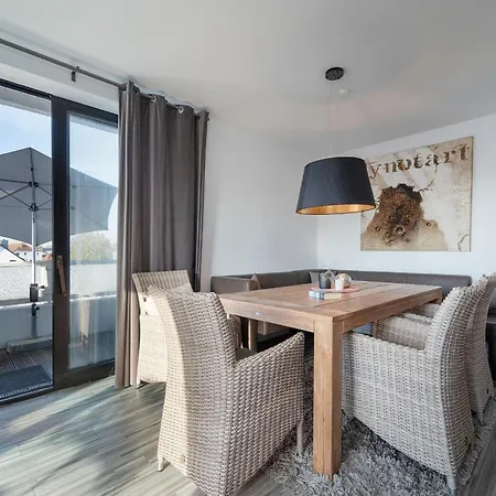 Haus Vier Jahreszeiten Deichnest Apartmán *